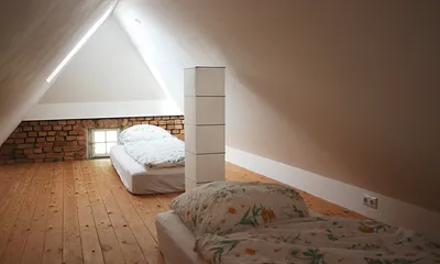 offene Galerie im Spitzdach mit Schlafplatz für 3. und 4. Person