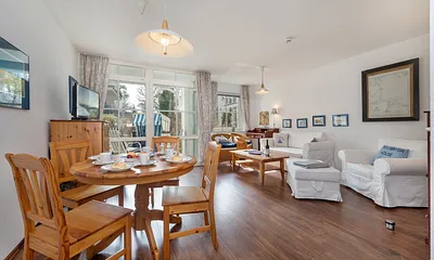 Hier im Bild der komfortable Eßbereich. 