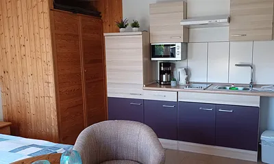 Wohnraum mit Küchenzeile