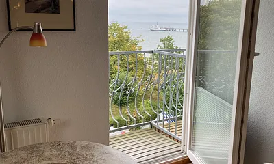 Weitere Sitz-/Essecke mit Blick auf die Seebrücke