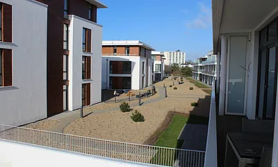 Blick vom Balkon in die Anlage