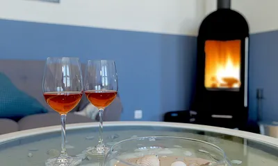 Wohnbereich mit Kamin