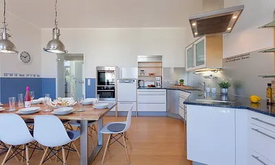 Küche mit Essbereich