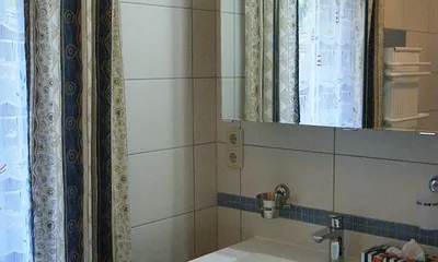 Badezimmer mit Fenster