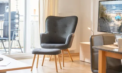 Wohnbereich mit angrenzendem Balkon