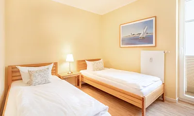 2. Schlafzimmer mit zwei Einzelbetten