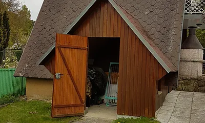 Ansicht von der Gartenseite unseres Finnhaus, mit Abstell-und Einschließmöglichkeit für ihre Fahrräder. 