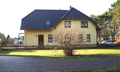 Wohnungseingang (Ostseite); Seitenansicht vom Strand kommend