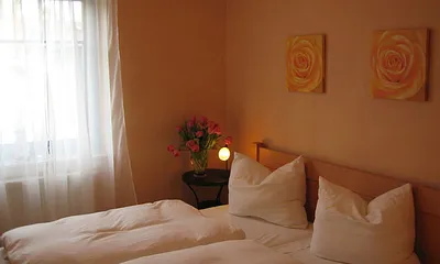 Schlafzimmer 1