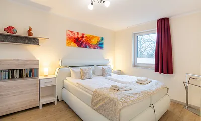 1. Schlafzimmer mit Doppelbett