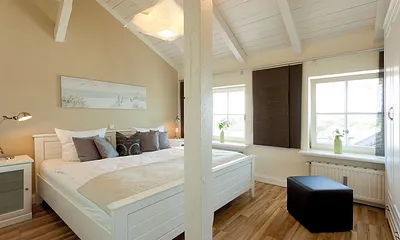 1. Schlafzimmer mit Doppelbett