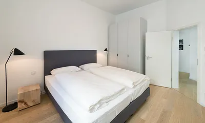 Schlafzimmer 1