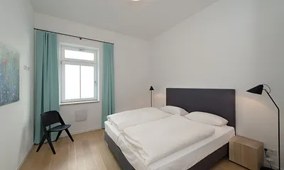 Schlafzimmer 1
