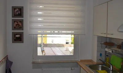 Küche mit kleinem Tisch