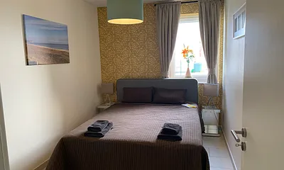 2 Schlafzimmer mit Boxspringbetten