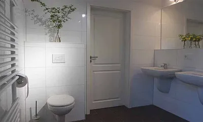 grosses Duschbad im EG