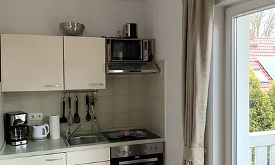 gut eingerichtete Küchenzeile