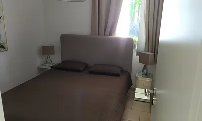 2 Schlafzimmer mit Boxspringbetten