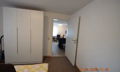 SZ mit gr. Doppelbett, Kinderbett auf anfrage möglich, Fliegengarge im Fenster, sehr ruhig gelegen