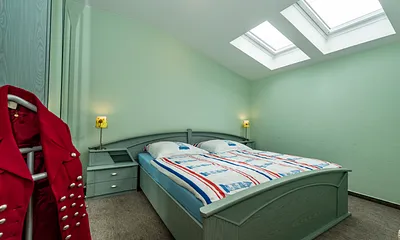 Schlafzimmer 1