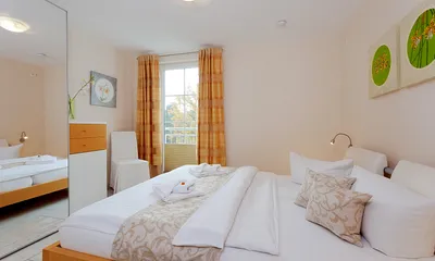 1. Schlafzimmer mit Doppelbett