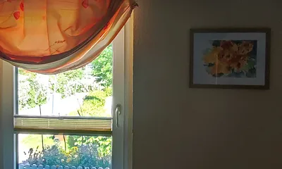 unten befindet sich das Schlafzimmer mit Fenster 