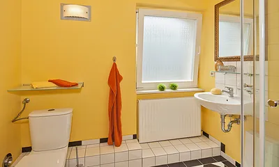 Badezimmer mit Dusche