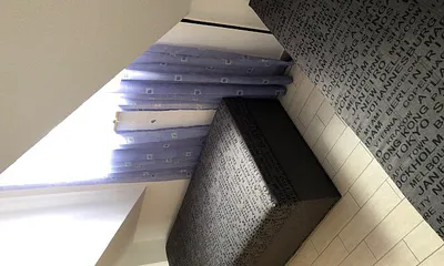 Im zweiten Schlafzimmer finden zwei bequeme Liegen mit Bettkasten, sowie ein Kleiderschrank Platz.