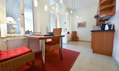 Küche mit Essbereich