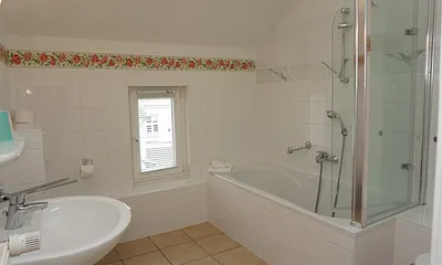 Badezimmer mit Badewanne