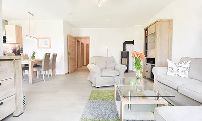 Wohnbereich mit Kamin