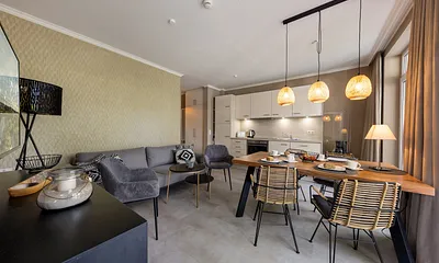 Auf der Couch kann aufgebettet werden.