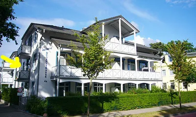Herzlich willkommen in der Residenz Dünenstraße! Der gelbe Pfeil weist auf Ihren Balkon.