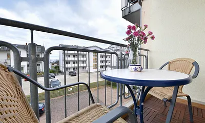 Balkon mit Sitzgelegenheiten