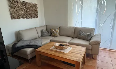 Sollte mal schlechtes Wetter sein, stehen für die Kleinen DVD-Kinderfilme und zahlreiche Gesellschaftsspiele zur Verfügung, die natürlich gleichermaßen für die Erwachsenen gedacht sind. 