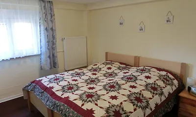 Schlafzimmer (neu renoviert 2018)