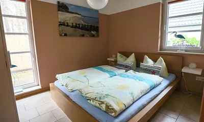 Schlafzimmer mit Doppelbett