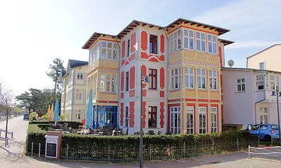 Blick zur Emmy und auf die Ahlbecker Strandpromenade.