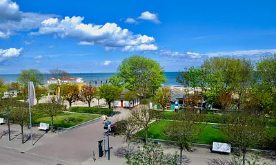 Blick aus der Veranda zur Ahlbecker Seebrücke.
