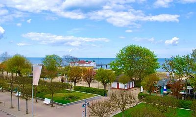 Blick aus der Veranda zur Ahlbecker Seebrücke.