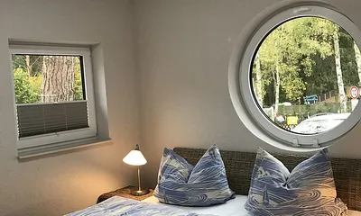 Schlafzimmer mit Doppelbett