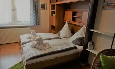 weiteres Schlafzimmer mit Doppelbett