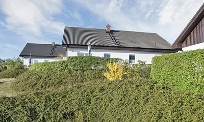 Ferienhaus 1 (links), Ferienhaus 2 (Mitte), Doppelhaushälfte (rechts)