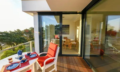 Bodentiefe Fenster bieten einen grandiosem Meerblick!