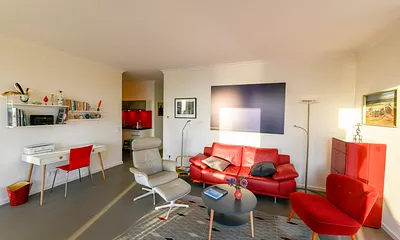 Das Interieur ist ein individueller Vintage-Wohlfühlmix aus Designklassikern der 60er Jahre ... 