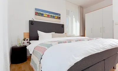 Schlafzimmer mit Doppelbett