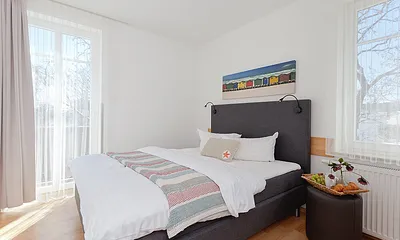 Schlafzimmer mit Doppelbett