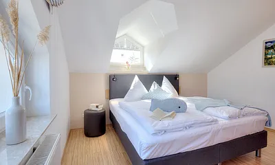 1. Schlafzimmer mit Doppelbett