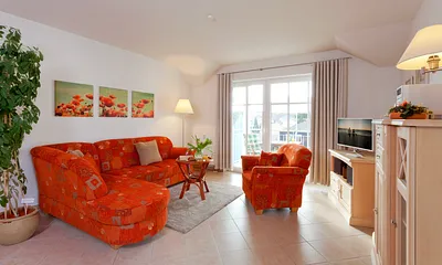 Wohnbereich mit angrenzendem Balkon