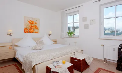 1. Schlafzimmer mit Doppelbett